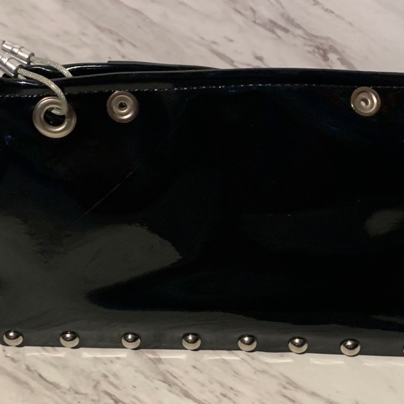 Hardware by Renee black patent shoulder bag - Picture 4 of 5